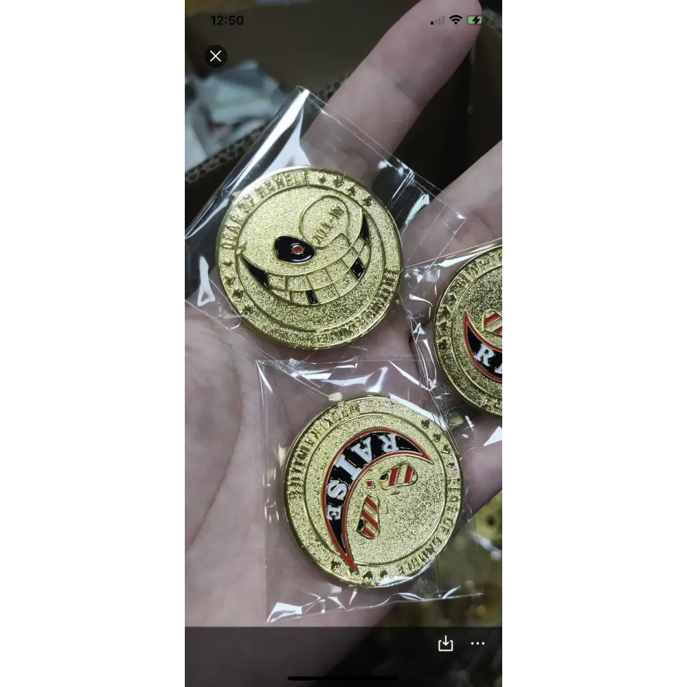 Premium metal poker card protector with ‘Call’ and ‘Raise’ art on each side. Ideal for poker players who want to secure their cards with a stylish and functional accessory. Must-have for serious card sharks